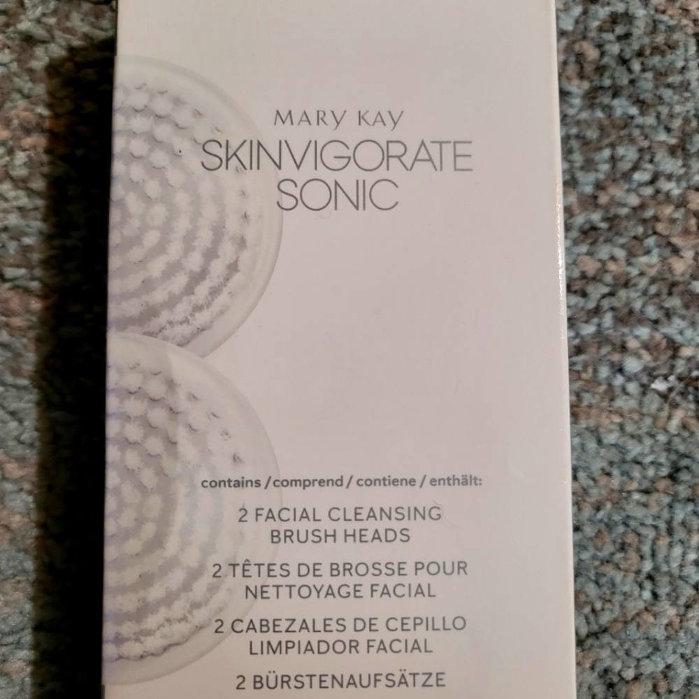 *Mary Kay Skinvigorate Sonic facial cleansing brush heads